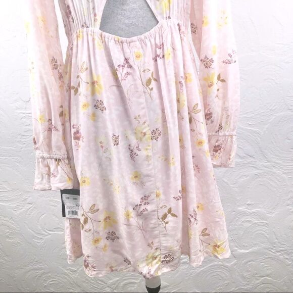 Art Class Pastel Pink Floral Dress-cut Out Back - Picture 6 of 16